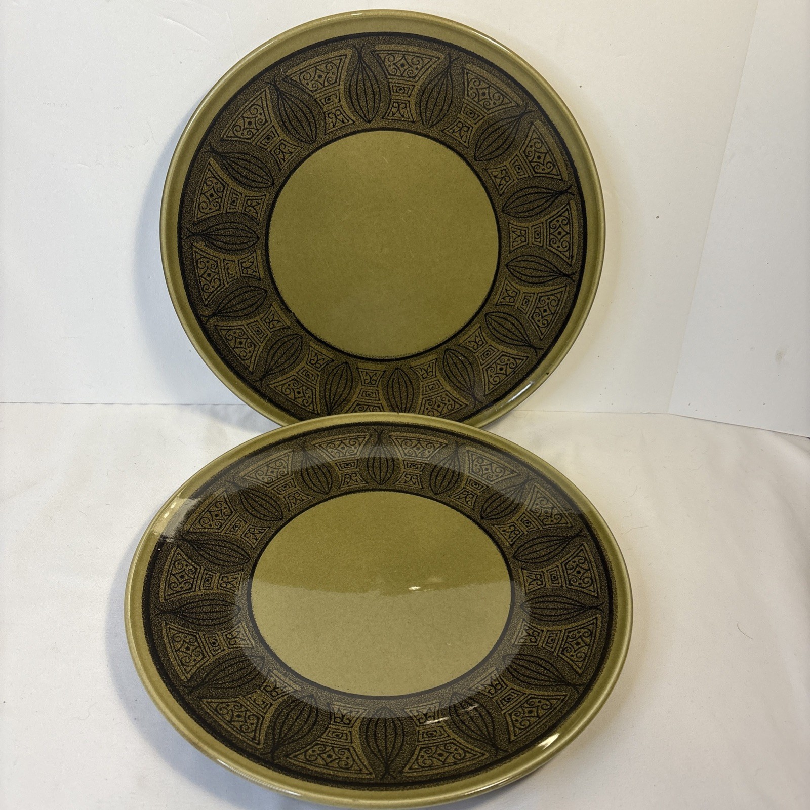 2 Vintage Green Taylor Smith Taylor Riviera 10 1/4” Atomic Onion Dinner Plate
