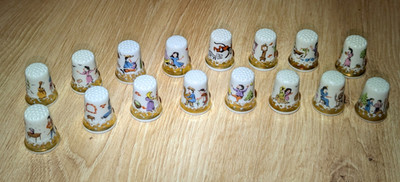 16 Stück Vintage Porzellan Fingerhüte Set, Motiv Märchen von MPM Saxonia