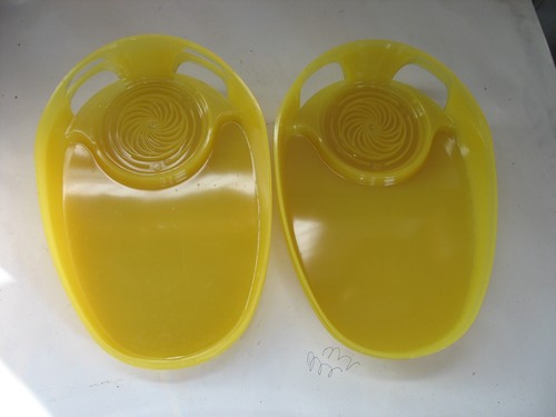 S/4 Vintage Service Tray Patent # 3401858 1967 Yellow with Coaster Slot Barware - Picture 7 of 7