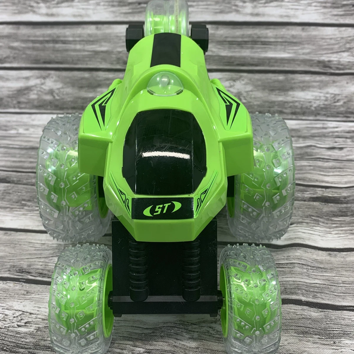 Rhino Charger Green Jugglers Tumbler Stunt Remote Control Car W