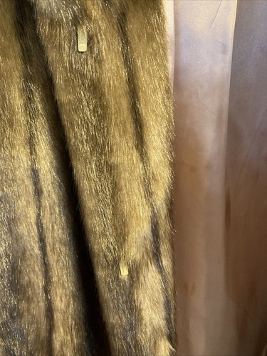 Scandinavian Brown Faux-Fur ladies winter coat Large Beautiful - Picture 2 of 8