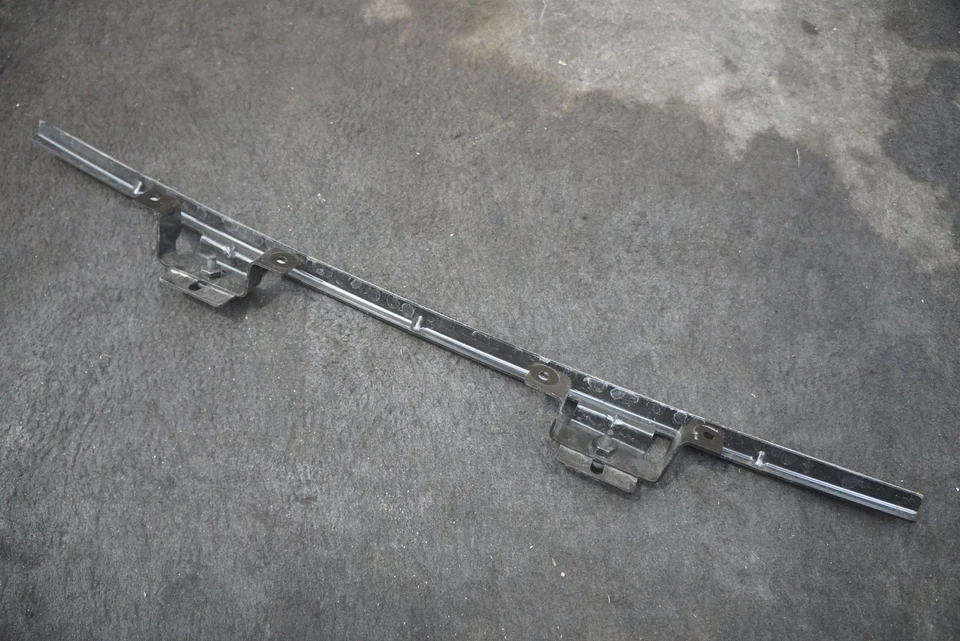 Rear Bumper Center Bracket Support FG33-17B681-AA Aston Martin V12 Vantage 2017 - Image 3 of 3