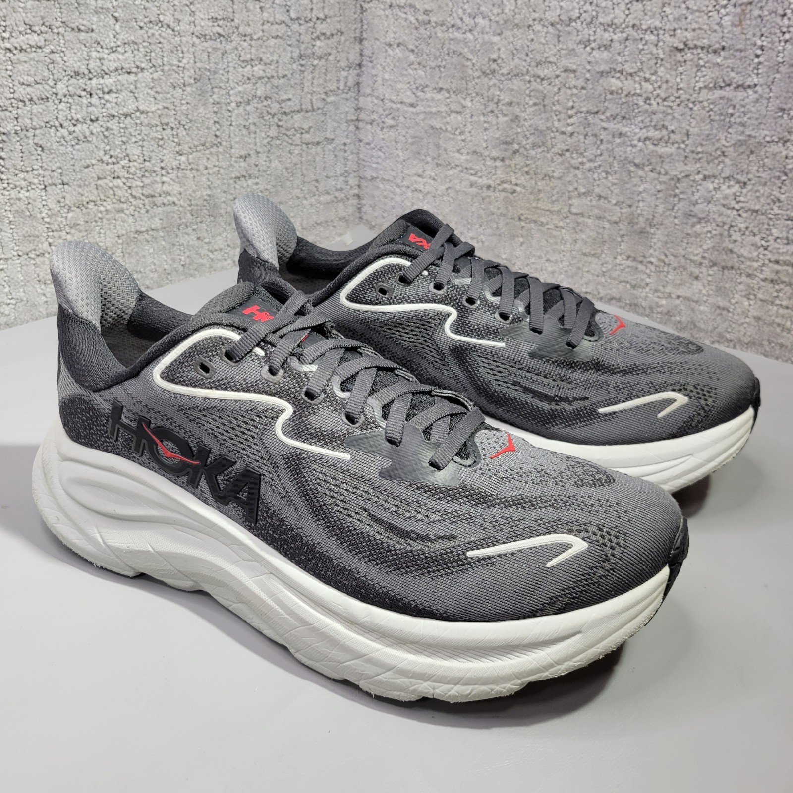 Zapatos para correr Hoka One One Clifton 10 para hombre talla 8D negro carbono 1162030-CCKS