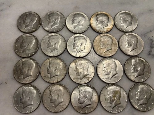 20 Kennedy 1967 Half Dollars 40% Silver Very Good Condition # 31