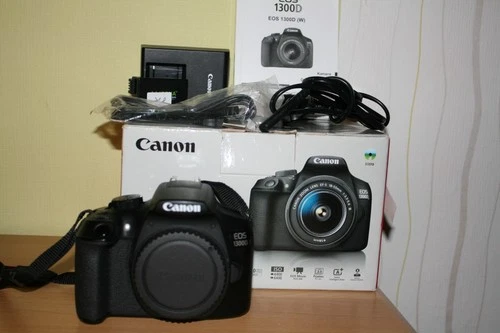 Canon EOS 1300D Body nur 1757 Auslösungen ! + Zubehörpaket