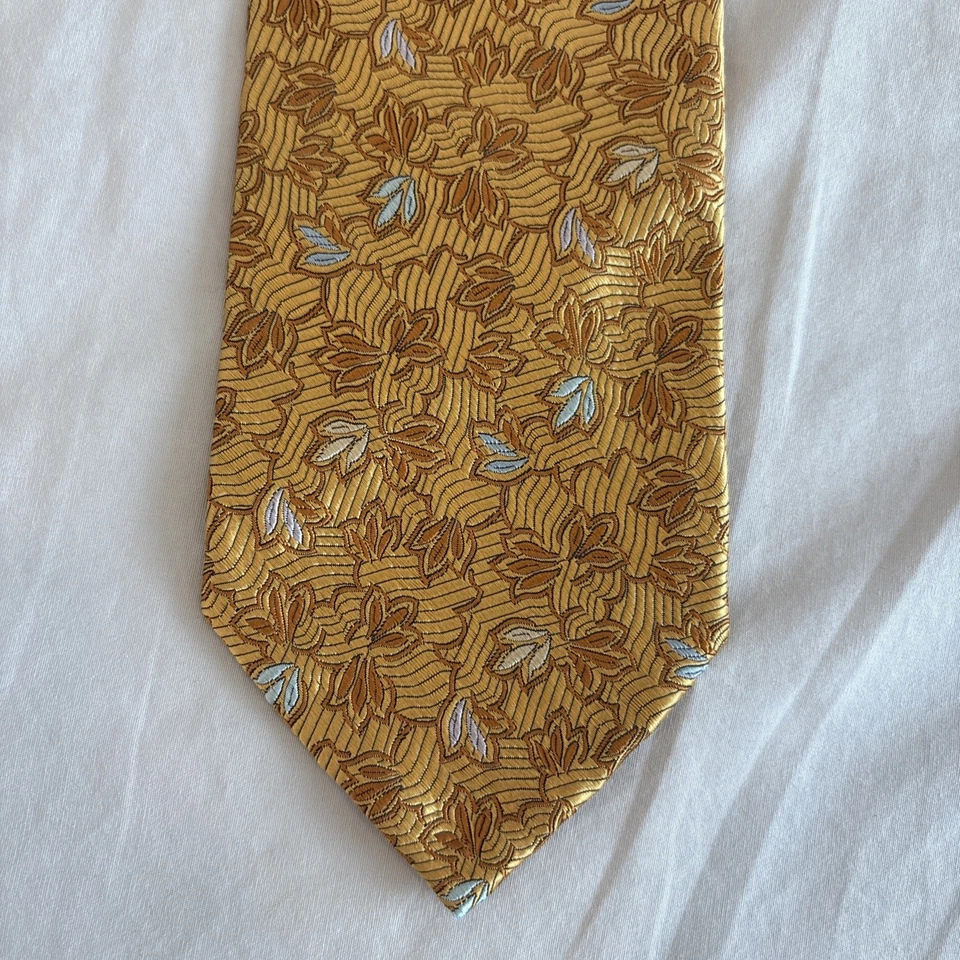 Robert Talbott Seven Fold Tie Gold Yellow Light Blue Floral 7/40 - Image 2 of 4