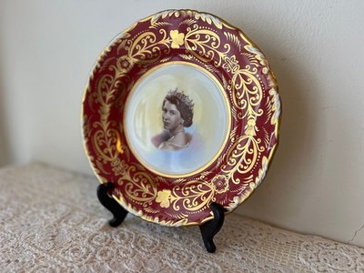 8 1/2'' New Chelsea Bone China Queen Elizabeth II Commemorative Coronation Plate