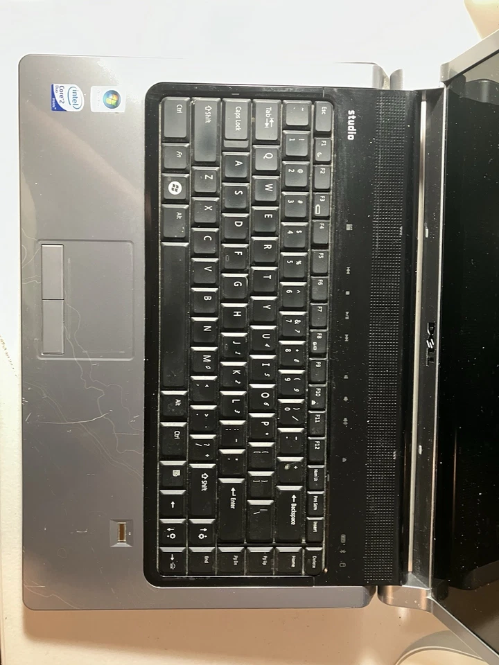 Laptop Dell Inspiron PP33L / 1525 Core 2 Duo - Para piezas o reparación Foto 3 de 4