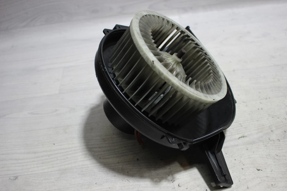 Gebläsemotor Heizungsgebläse 6Q1820015E Volkswagen Polo 9N Bj.04 - Bild 2 von 4