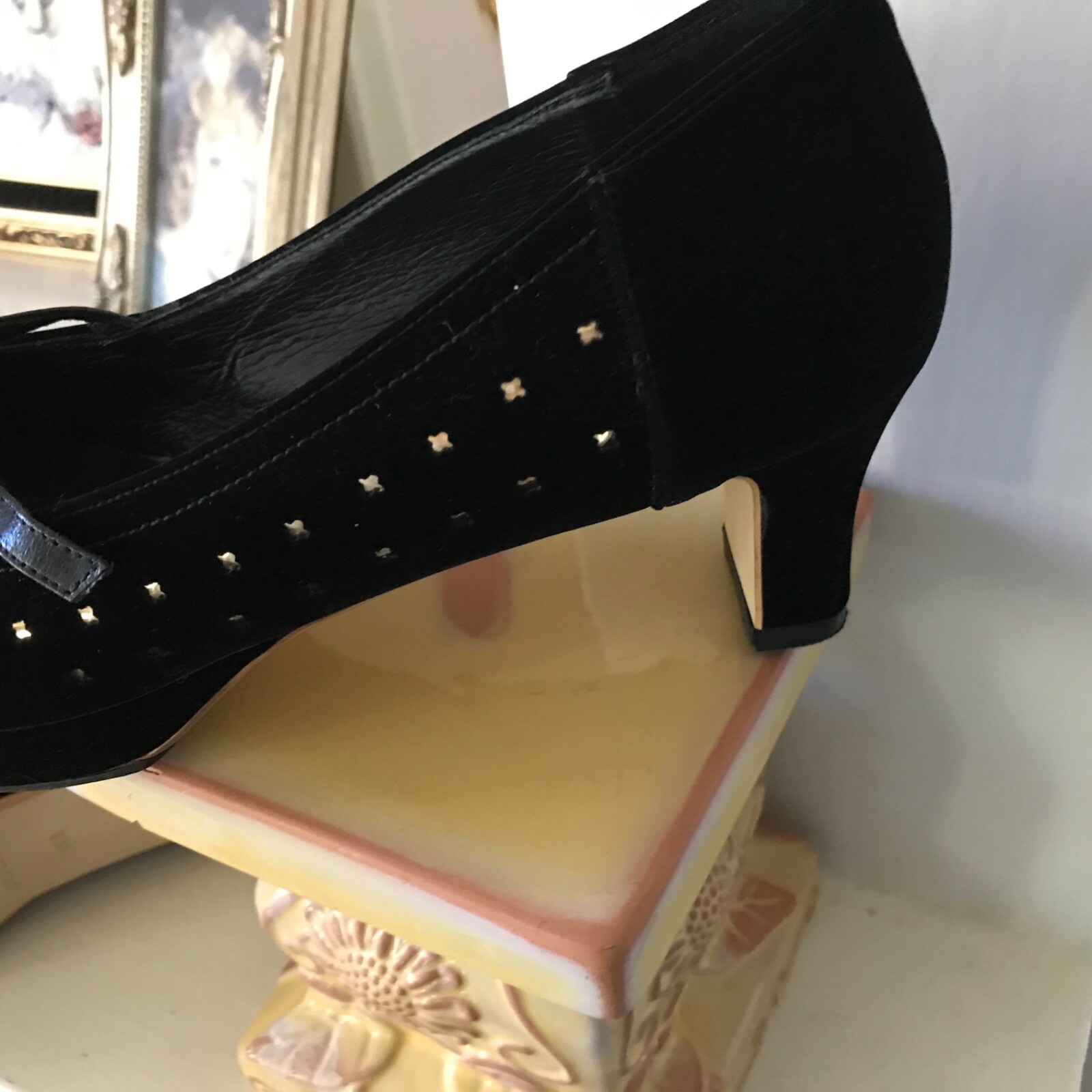 WOMANS ACCULIGN NY BLACK VELVET DRESS SHOES 8 STARS ACCENTS classy eBay