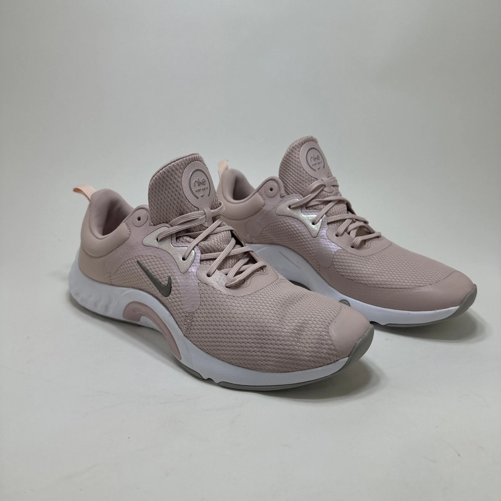 NUOVE scarpe da donna Nike Renew IN Season TR 11 rosa bianche taglia 10 5 NUOVE