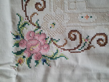 Zarte, blumige Tischdecke quadratisch 50er Jahre Vintage