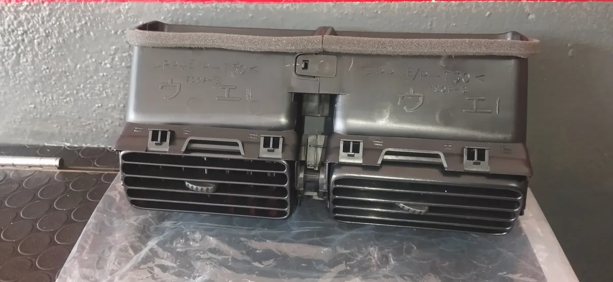 ☆新品 トヨタ KDJ90 95 ランドクルーザー プラド ランクル 純正
