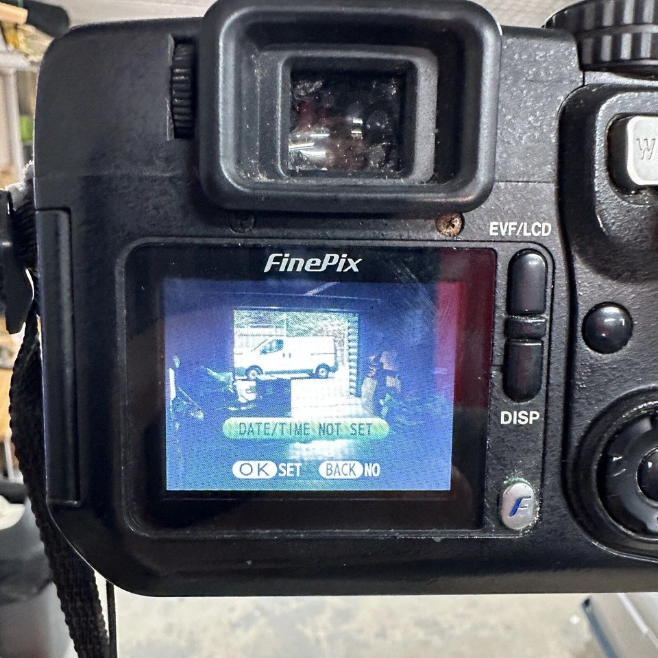 Fujifilm FinePix S7000, photo 2 of 5