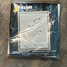 Vintage NOS 1983 Prism Designs Family Portrait Bears Candlewicking Kit 11"x14"