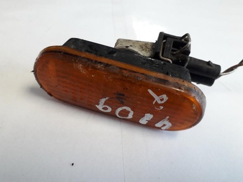 1H0949111 Seitenblinker (Kotflügelblinker) Vorne Linke  Volkswag DE577114-64