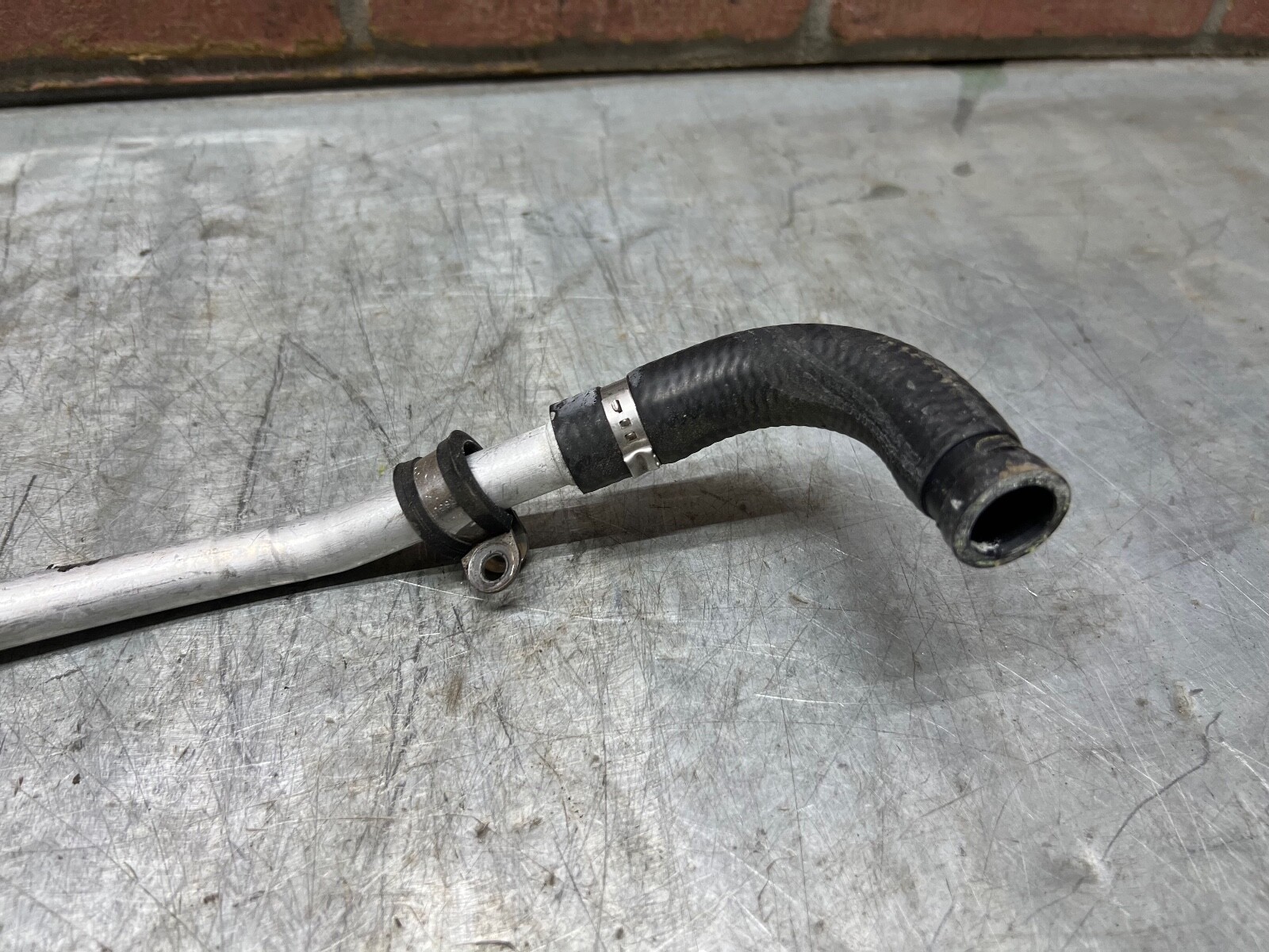 McLaren 570S 570 2017 Transmission Water Coolant Pipe Hose Line 15-19