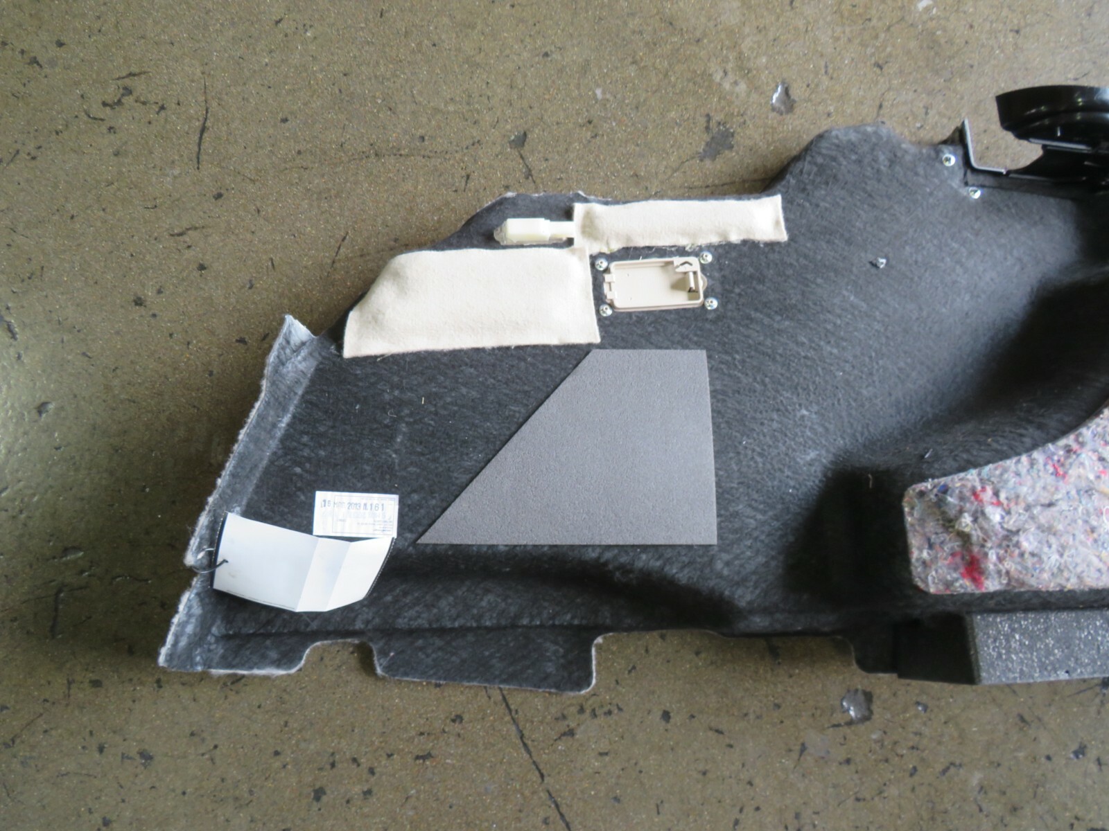 2014 Maserati Quattroporte, LH, Left Side Trunk Carpet, Used, P/N 670013267