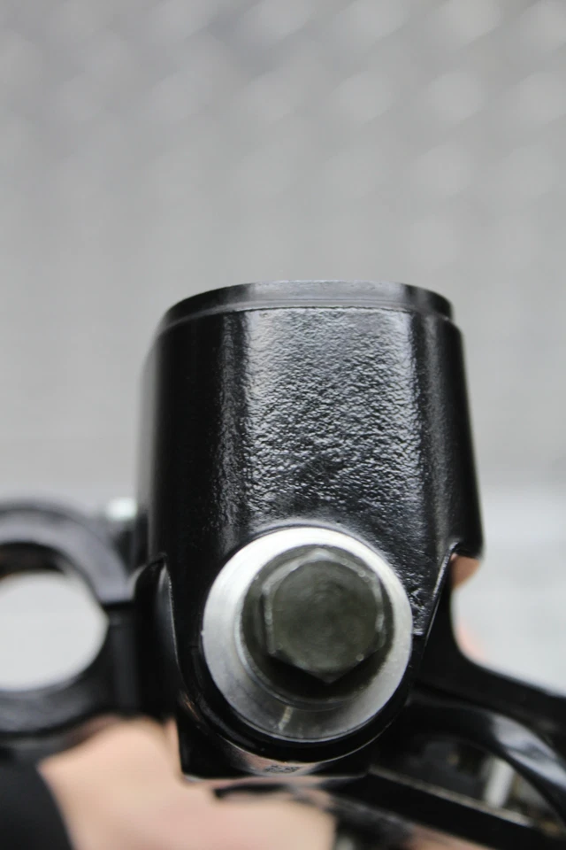 2010 POLARIS SPORTSMAN 850 TOURING EFI EPS FRONT BRAKE MASTER CYLINDER  - Image 4 of 4