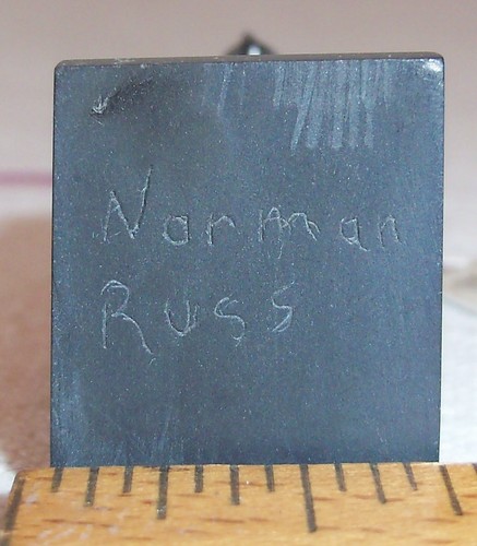 MINIATURE 2" ARGILLITE EAGLE FIGURE TOTEM POLE CARVED BY NORMAN RUSS - Picture 7 of 8