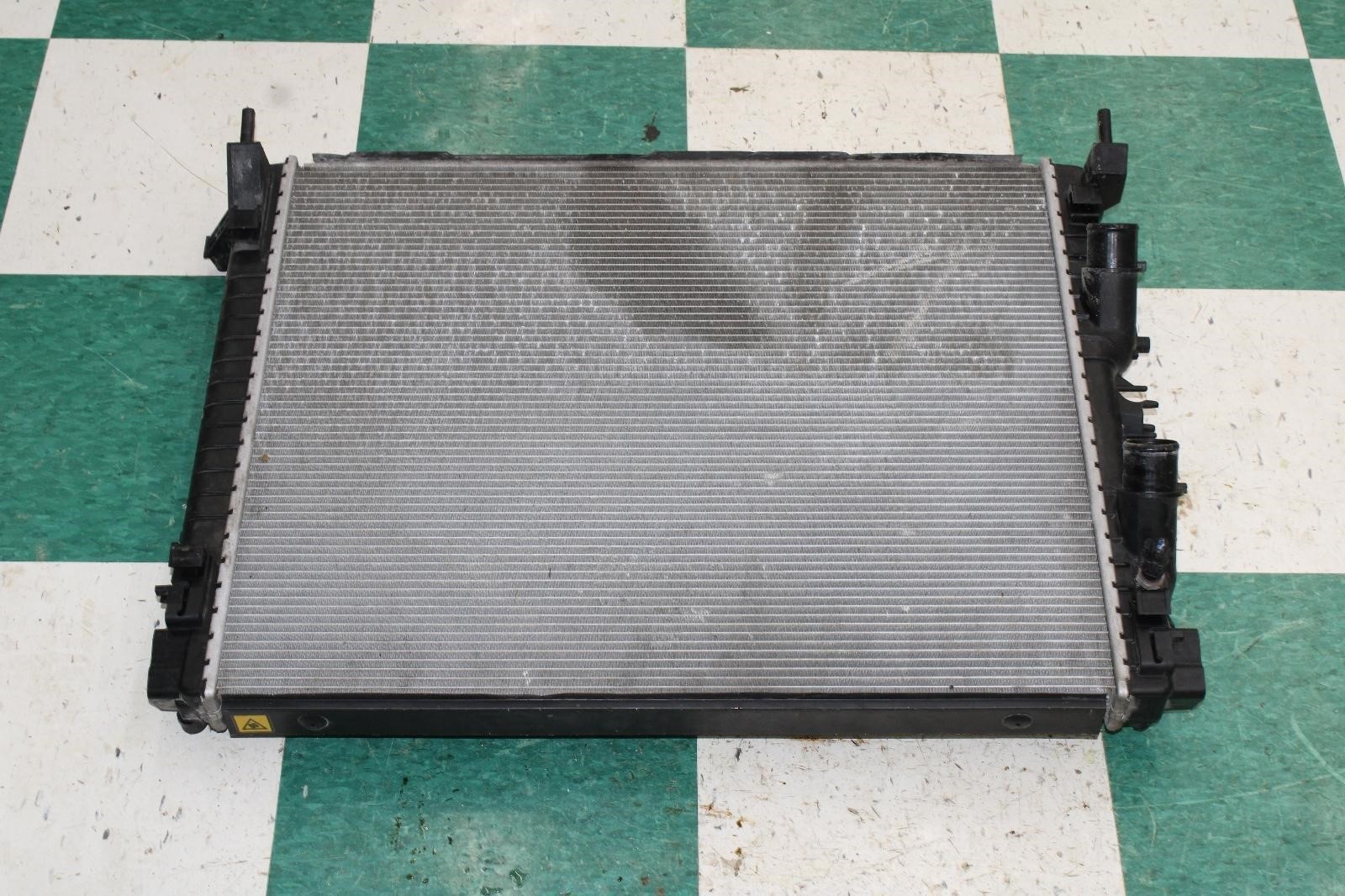14-19 Ghibli 3.0L Twin Turbo Motor Engine Cooler Radiator Assy Factory OEM OE OE