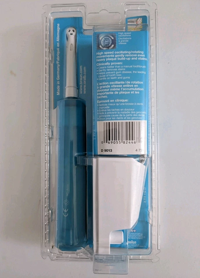 Oral-B Rechargeable Electric Toothbrush Ultra Plak Control 8 Extra Brush Heads - Image 3 of 4