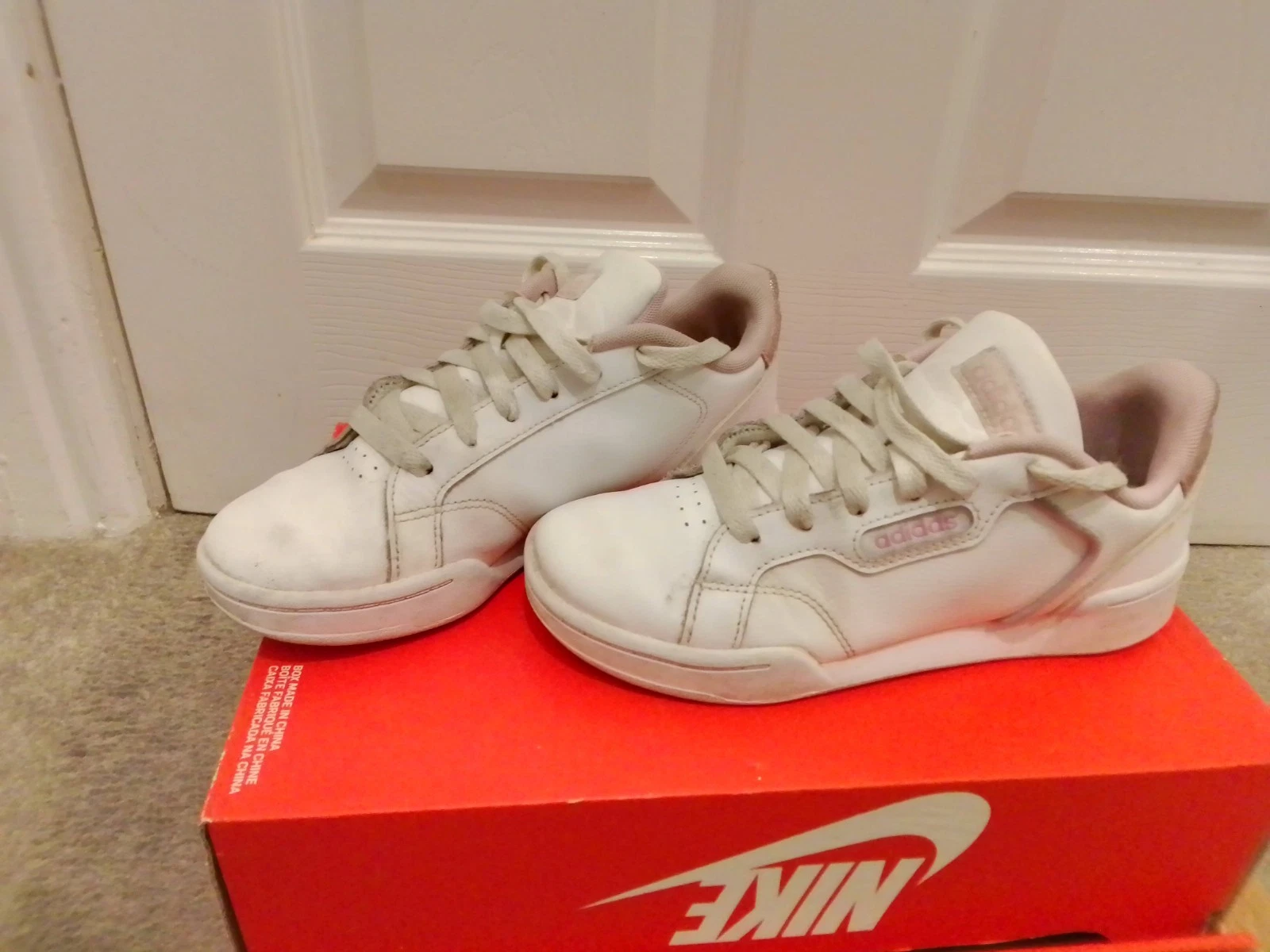 Scarpe Adidas Originals taglia 3 UK