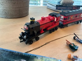 LEGO Harry Potter 4758 Hogwarts Express (2004), Incomplete, Used