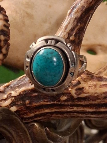 Vintage Navajo Shadowbox  Turquoise Ring  Silver Size 7