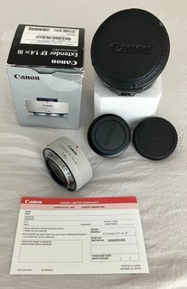 Canon EF 1.4x III Extender for Canon EF Lens w/leather like snap case & box EXC