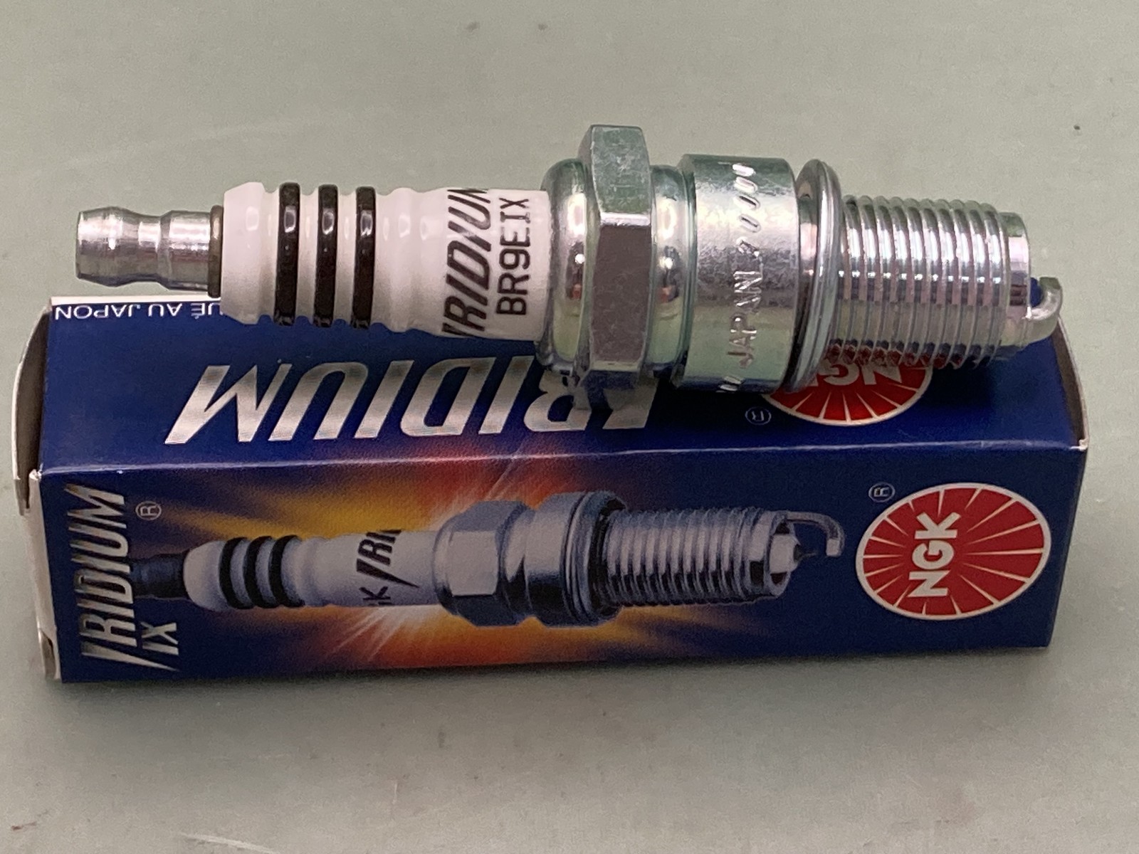 QTY 2 New Genuine NGK 3981 Iridium IX Spark Plug BR9EIX