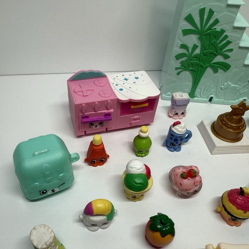 Mixed Lot 34 Pieces Shopkins & Happy Places Furniture & Accessories Moose Toys - Picture 5 of 10
