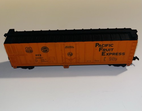 Coche de caja refrigerado Rivarossi PFE 300207 Pacific Fruit Express 50' | Zustand: Used
