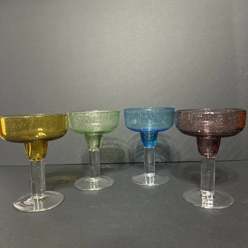 Juego de cuatro vasos de margarita burbuja soplados a mano verde, azul, dorado, púrpura usados en excelente estado Foto 2 de 4