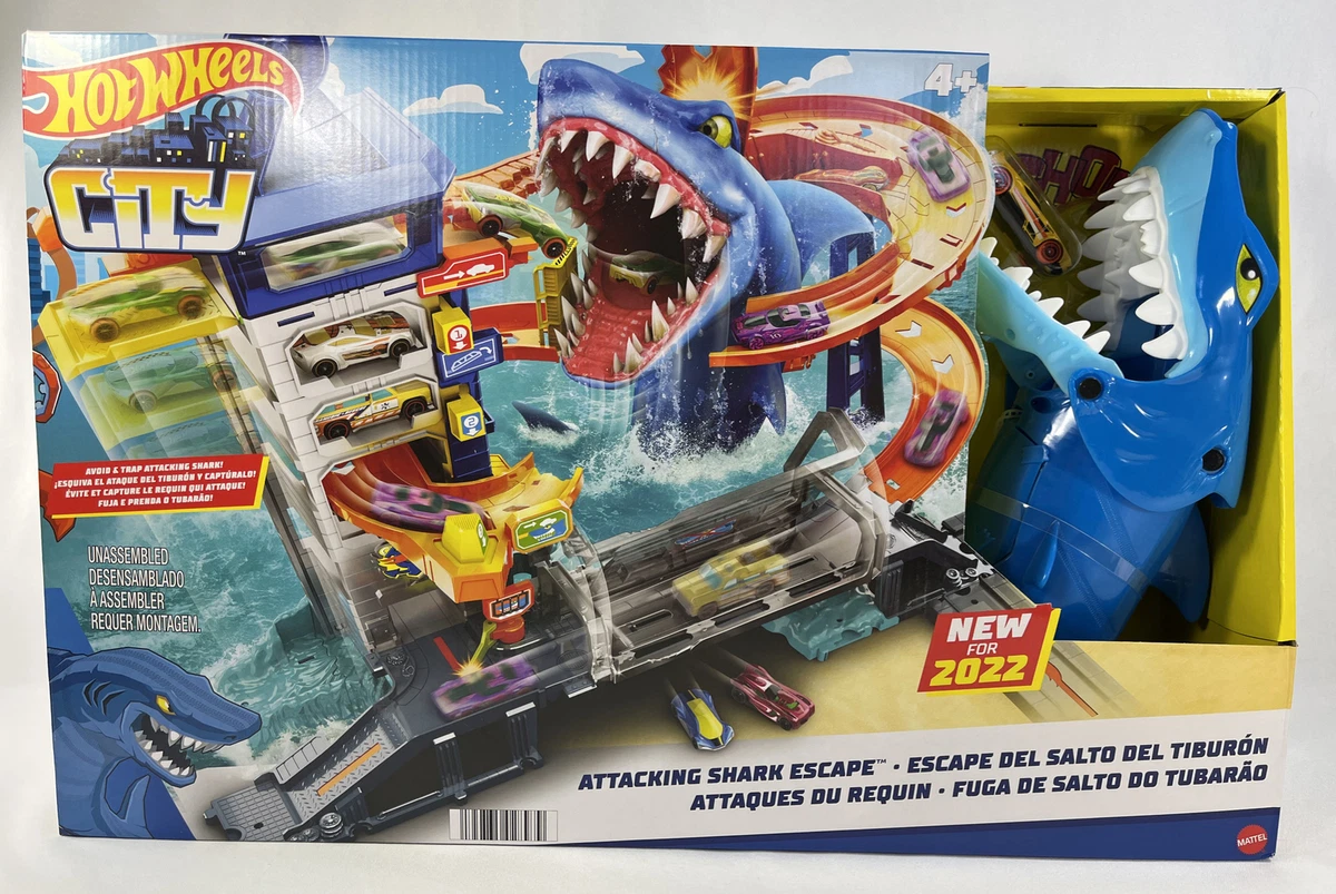 Hot Wheels City Attacking Shark Escape Playset with 1 Toy Car in 1:64 Scale  