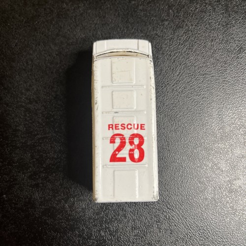 1990's Maisto Mercedes Fire Rescue Van 307D - Rare Model - Loose 1/64 C219 - Picture 5 of 6