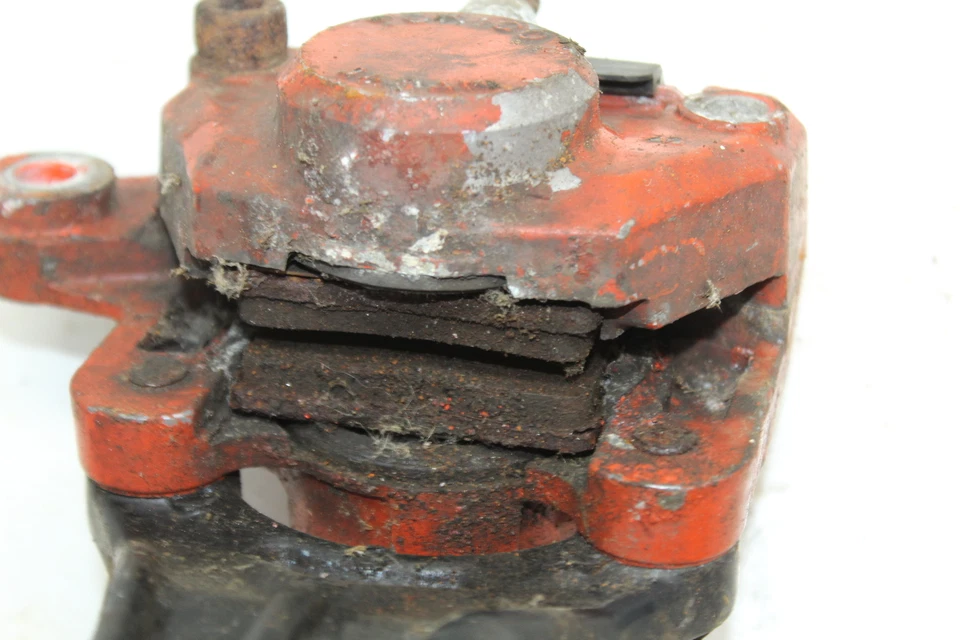 1982 SUZUKI GS550E REAR BACK BRAKE MASTER CYLINDER AND CALIPER  - Image 3 of 4