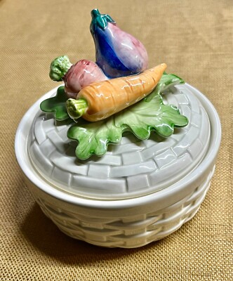 VINTAGE FITZ & FLOYD ''KITCHEN HARVEST'' VEGETABLE BASKET WEAVE COVERED BOWL  MINT