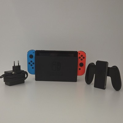 Nintendo Switch Konsole 32GB schwarz mit Joy-Con Rot/Blau, Dock & Netzteil