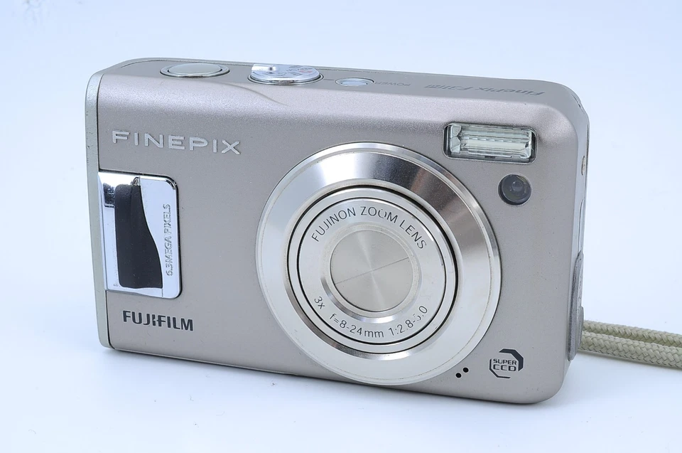 *Mint* Fujifilm FinePix F31fd Silver 6.3MP Zoom Compact Digital Camera From JPN - Image 2 of 4