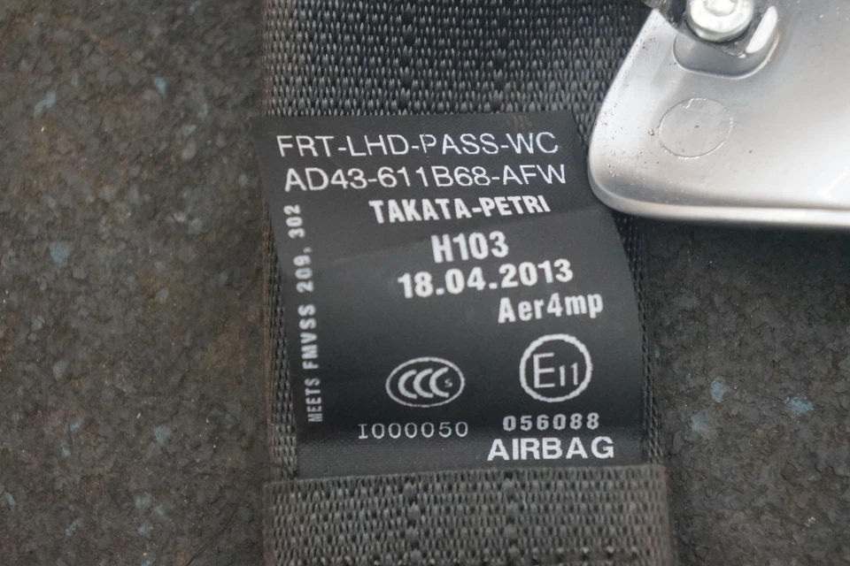 Retractor de cinturón de seguridad delantero derecho AD43-611B68-AFW OEM Aston Martin Rapide S 2014 Foto 3 de 3