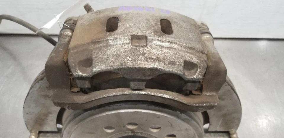 20 NISSAN TITAN BRAKE CALIPER 前左球杆 — 第 3/4 张图片