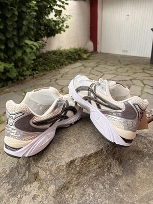 ASICS Gel Kayano 14 / Sneaker Mesh / Silber & Beige / Gr. 43,5 - Bild 1 von 4