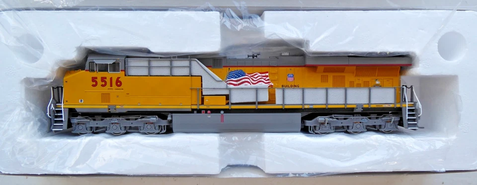 InterMountain 49701S-04 Union Pacific UP GE ES44AC 5516 Tsunami TSU DCC Sound - Image 3 of 4