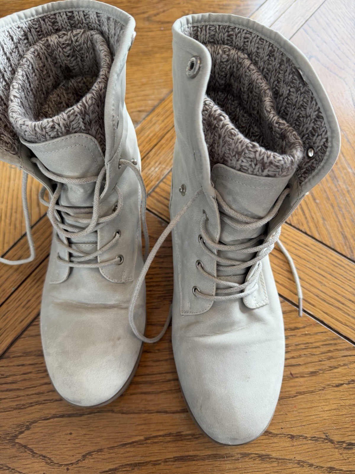 Women’s Beige Combat Boots Size 11