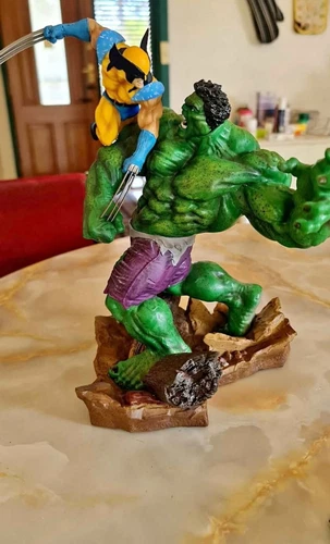 Marvel Hulk VS. Wolverine Maquette Statue Figure Model 30cm Avengers New