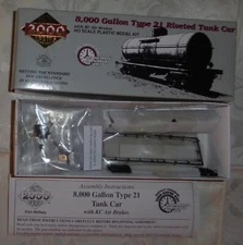 HO Scale Proto # 920–54350 8,000 Gal Type 2 Tank Car – Chix # 1123