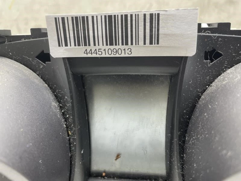 2015 HYUNDAI SANTA FE 运动 SWB 2.4L 速度计仪器集群 109393 英里 — 第 3/4 张图片