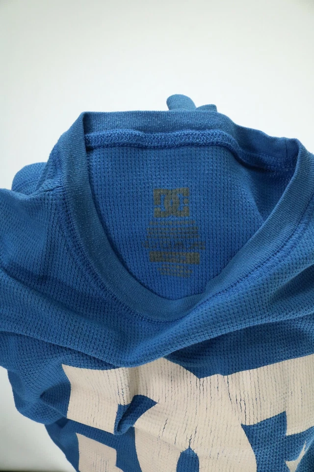 Camisa térmica de manga larga azul DC para niños pequeña usada en excelente estado Foto 4 de 4