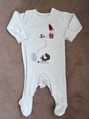 Pantaloncini polo Assn bambini americani 3-6 mesi e pigiama M&S velluto Natale. Usato - Foto 6 di 6
